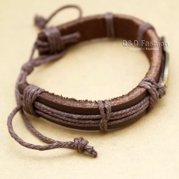 🛍Only $1 in bundle!🛍Leather Jesus bracelet - Picture 3 of 5